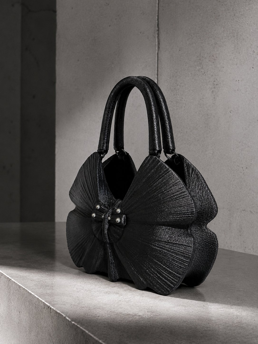 Detail: side profile texture